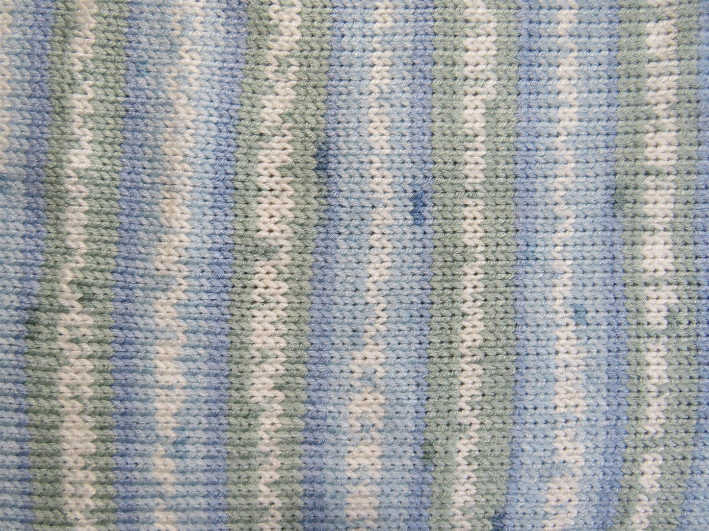 2933762 Bambino Prints Leap Frog (3762) 100% Premium Acrylic Yarn - 100g Double Knit