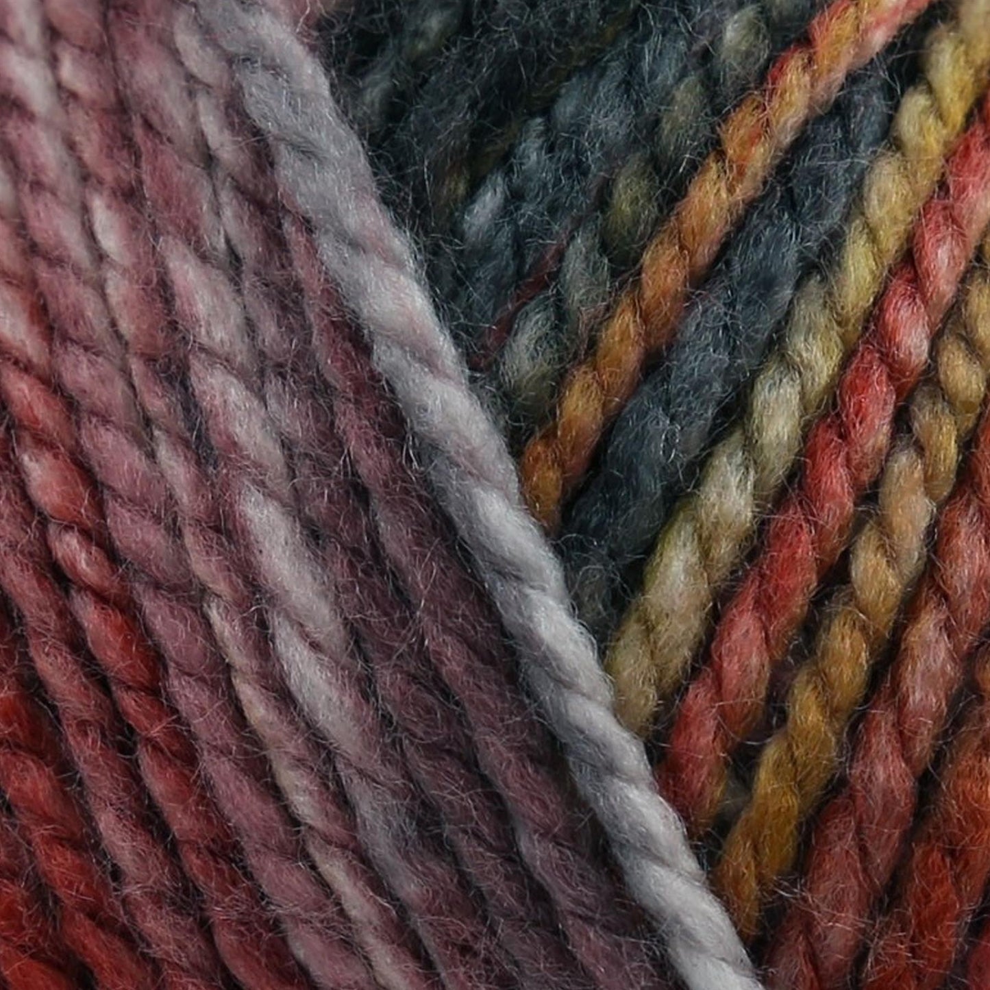 5840 Hedgerow Conker Yarn - 3M, 200g Chunky
