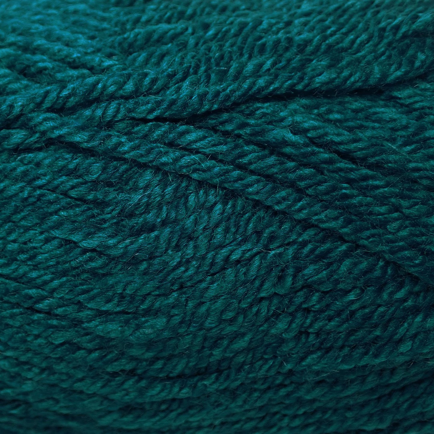 CM23 Chunky with Merino Wool Green 70% Acrylic / 20% Siliconised Soft Polymide /10% Merino Wool Yarn - 100g Chunky